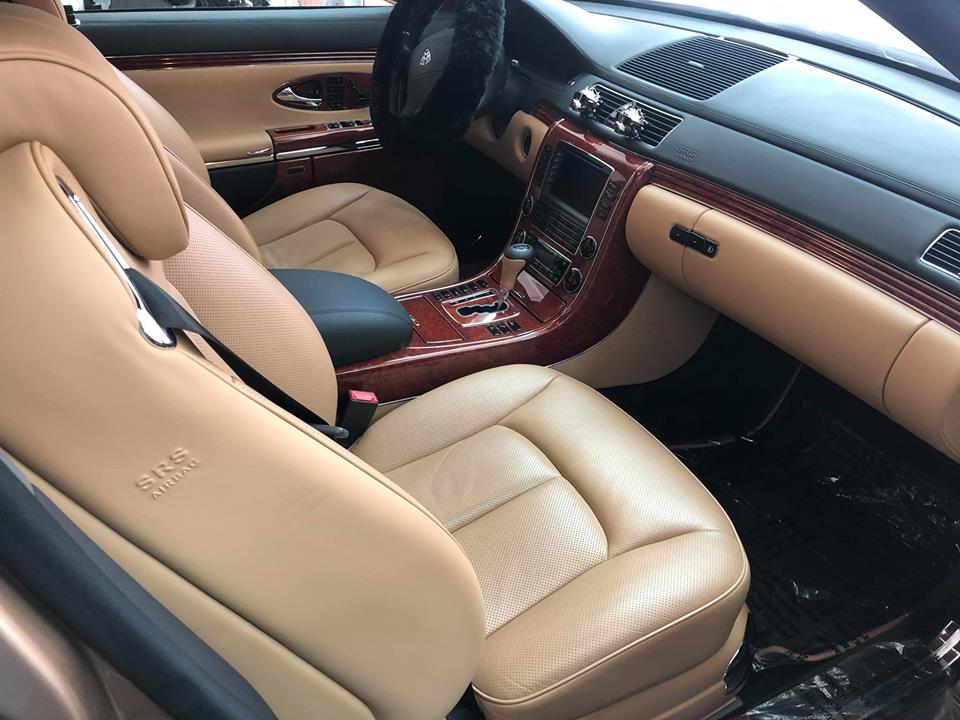 Nội thất ốp gỗ quý hiếm