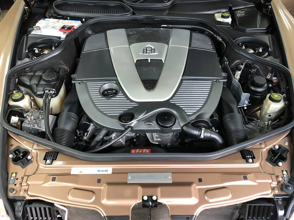 Mẫu xe siêu sang Maybach 57S sử dụng động cơ V12