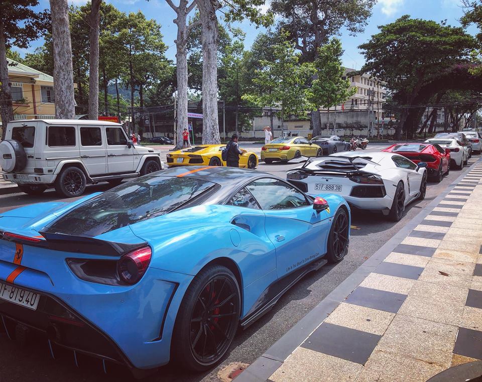 Dàn siêu xe khủng của những người mê xe tại Sài thành du hí Vũng Tàu vào cuối tuần Dàn siêu xe khủng của những người mê xe tại Sài thành du hí Vũng Tàu vào cuối tuần
