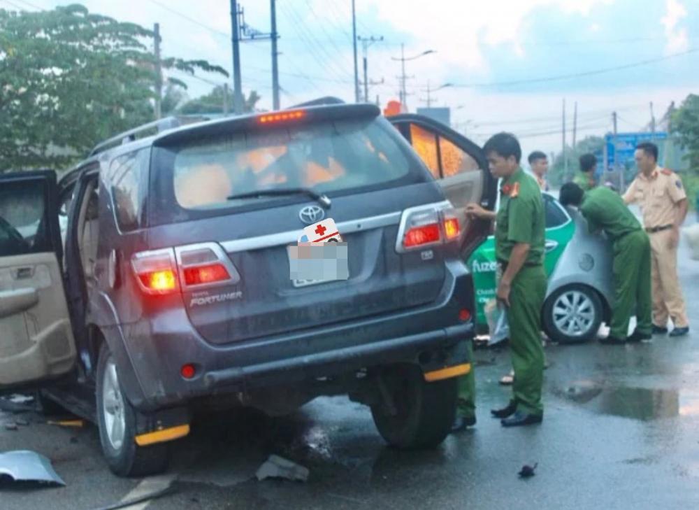 Lực lượng chức nặng có mặt tại hiện trường vụ tai nạn