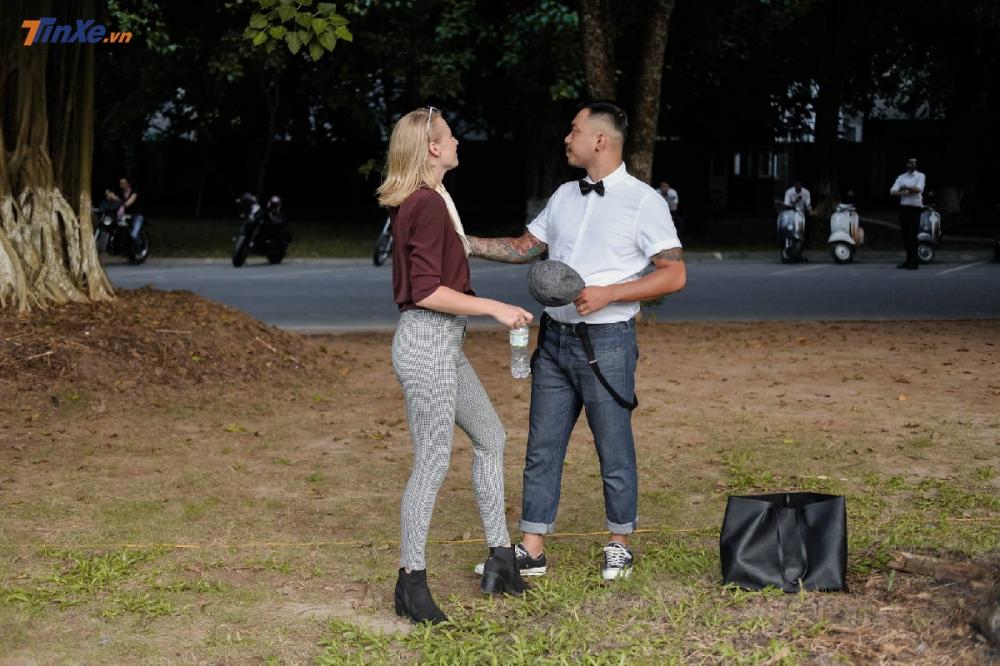 Tham gia sự kiện còn có mặt khá nhiều những bông hồng ngoại quốc Tham gia sự kiện còn có mặt khá nhiều những bông hồng ngoại quốc