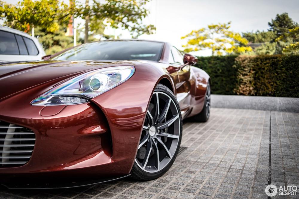 Vẻ đẹp siêu xe Aston Martin One-77