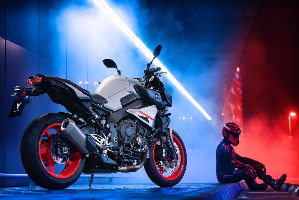 Bên cạnh màu mới, Yamaha sẽ bán thêm bộ sản phẩm thời trang và đồ bảo hộ cho Biker Bên cạnh màu mới, Yamaha sẽ bán thêm bộ sản phẩm thời trang và đồ bảo hộ cho Biker