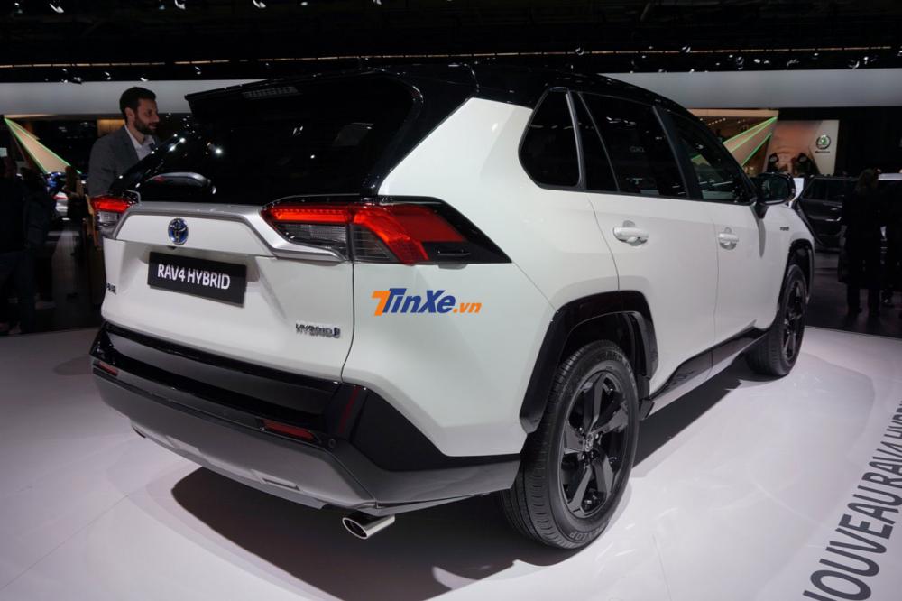 Toyota RAV4 Hybrid 2019 tại châu Âu có công suất tối đa 219 mã lực