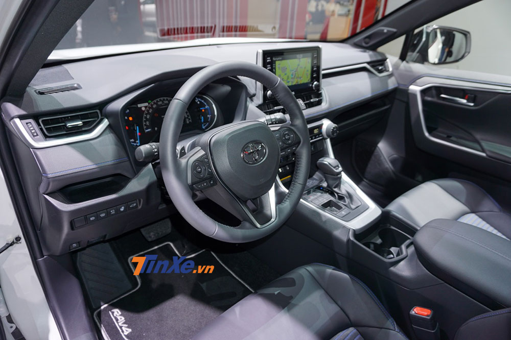 Toyota RAV4 2019 được trang bị vô lăng đa chức năng