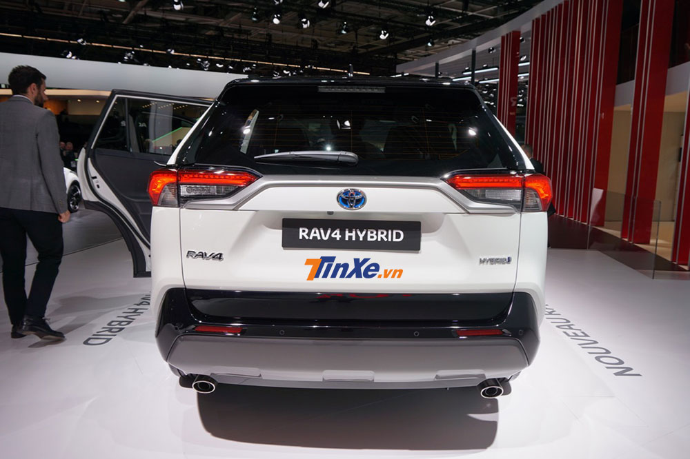 Thiết kế đuôi xe của Toyota RAV4 2019 bị đánh giá là rối mắt