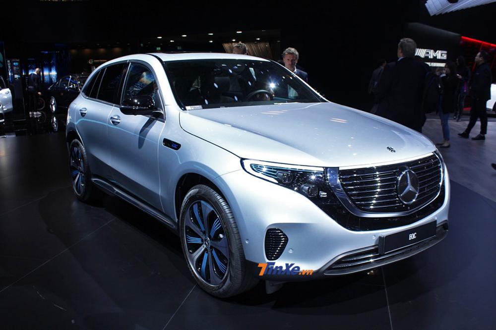 SUV điện Mercedes-Benz EQC thả dáng tại triển lãm Paris