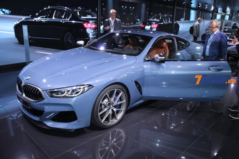 BMW 8 Series mới ở hội trường Triển lãm Ô tô Paris 2018