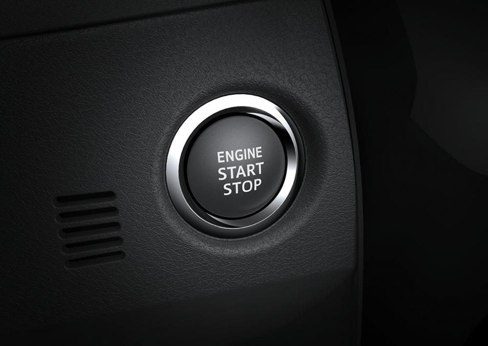 Nút bấm khởi động máy trong Toyota Corolla Altis 2018