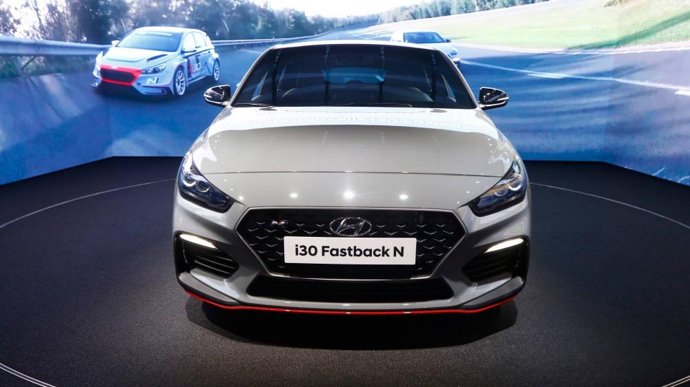 Thiết kế đầu xe Hyundai i30 Fastback N