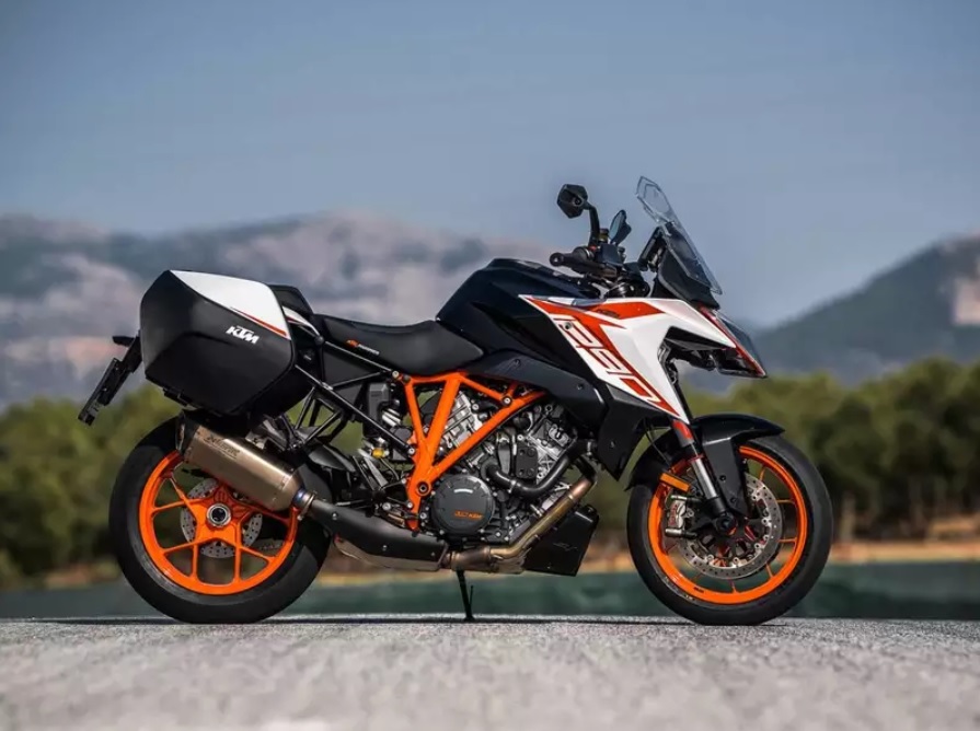 KTM Super Duke GT là sự kết hợp giữa một chiếc Sport và một chiếc Touring KTM Super Duke GT là sự kết hợp giữa một chiếc Sport và một chiếc Touring