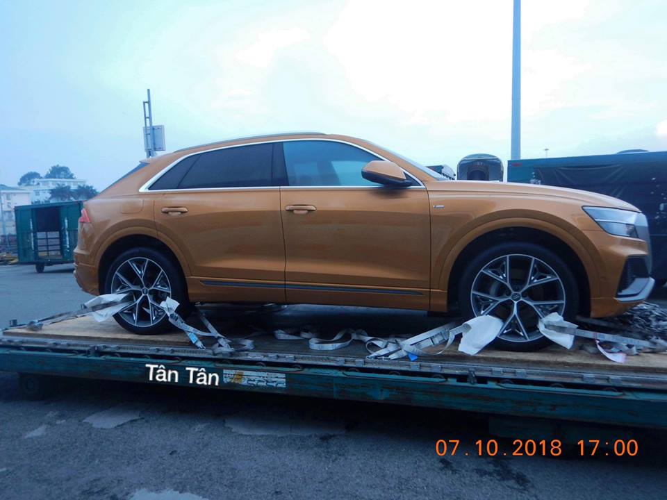 Nhiều khả năng sự có mặt đầy bất ngờ của chiếc Audi Q8 2019 tại sân bay Tân Sơn Nhất nhằm tham dự vào triển lãm ô tô Việt Nam 2018 vào cuối tháng này Nhiều khả năng sự có mặt đầy bất ngờ của chiếc Audi Q8 2019 tại sân bay Tân Sơn Nhất nhằm tham dự vào triển lãm ô tô Việt Nam 2018 vào cuối tháng này