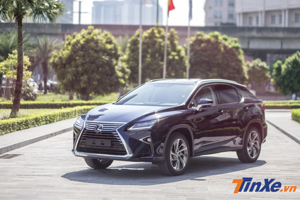 Lexus RX450h 2018 vừa về Việt Nam với giá 4,5 tỷ VNĐ. Lexus RX450h 2018 vừa về Việt Nam với giá 4,5 tỷ VNĐ.