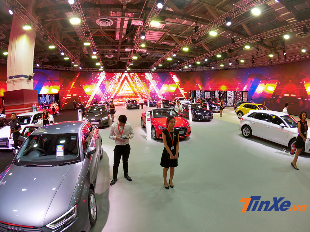 Không gian rộng hơn 8.000m2 trưng bày những mẫu xe của Audi.