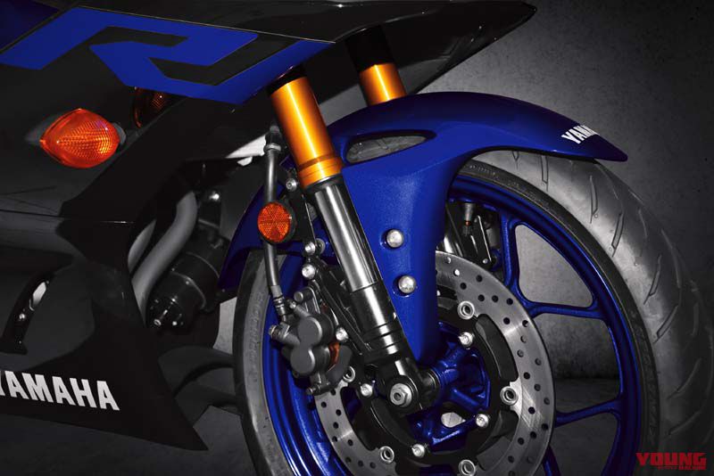 Cặp giảm xóc hành trình ngược USD của KYB trên Yamaha R3 2019 có hành trình khá dài, cho chiếc xe khả năng ngồi thành thị hơn Cặp giảm xóc hành trình ngược USD của KYB trên Yamaha R3 2019 có hành trình khá dài, cho chiếc xe khả năng ngồi thành thị hơn