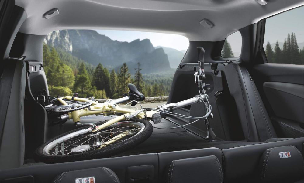 Khoang hành lý rộng rãi khi hàng ghế sau gập xuống của Hyundai i40 2019