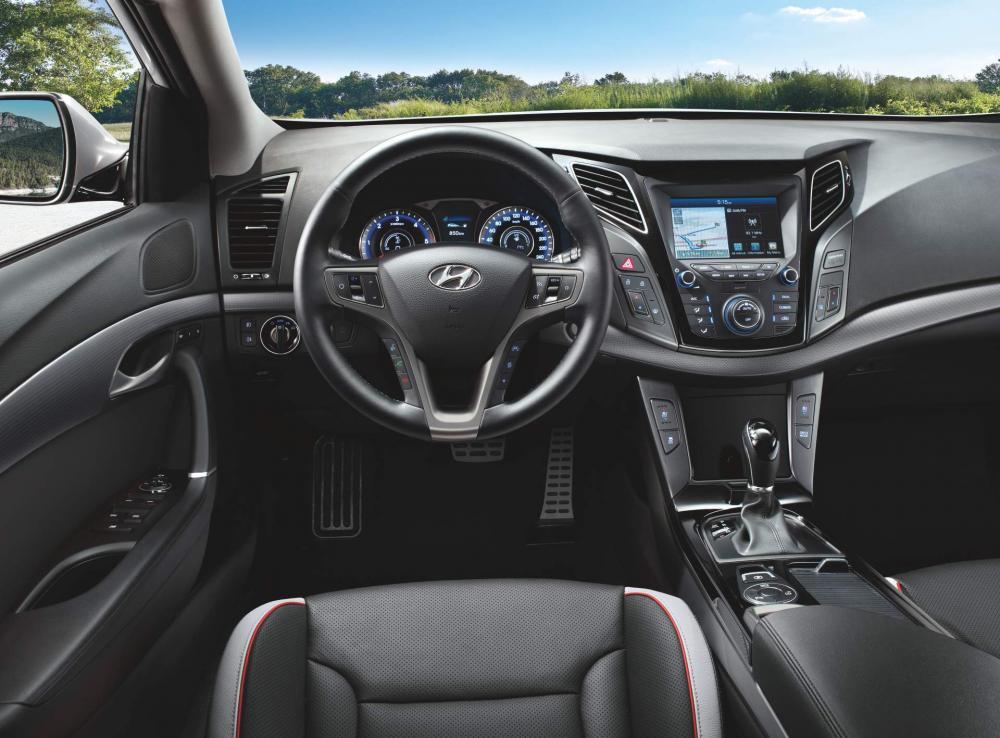 Hyundai i40 2019 không có nhiều thay đổi trong nội thất