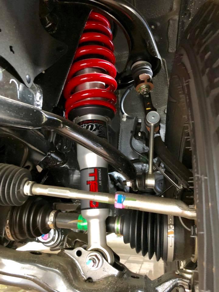 Kết hợp cùng giảm xóc FOX 