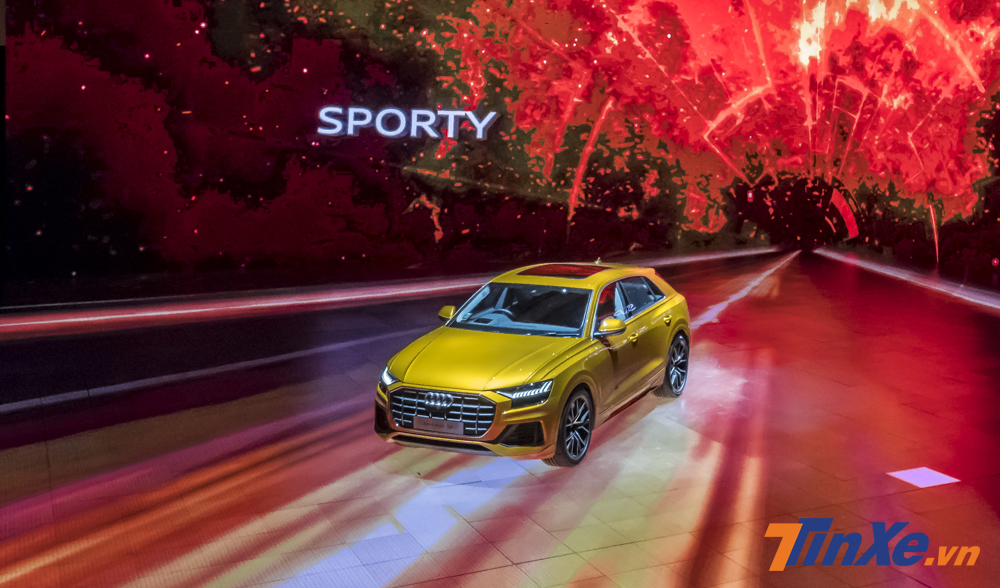 Audi Q8 có thiết kế góc cạnh, bắt mắt và đầy cá tính. Nếu xuất hiện tại Việt Nam, Audi Q8 sẽ là đối thủ trực tiếp của những cái tên như BMW X6, Mercedes-Benz GLE. Audi Q8 có thiết kế góc cạnh, bắt mắt và đầy cá tính. Nếu xuất hiện tại Việt Nam, Audi Q8 sẽ là đối thủ trực tiếp của những cái tên như BMW X6, Mercedes-Benz GLE.