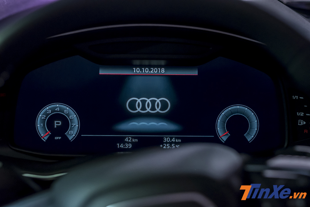 Màn hình điện tử phía sau vô-lăng có thể hiển thị rất nhiều thông tin và người lái có thể tuỳ biến giao diện cho phù hợp. . Màn hình điện tử phía sau vô-lăng có thể hiển thị rất nhiều thông tin và người lái có thể tuỳ biến giao diện cho phù hợp. .