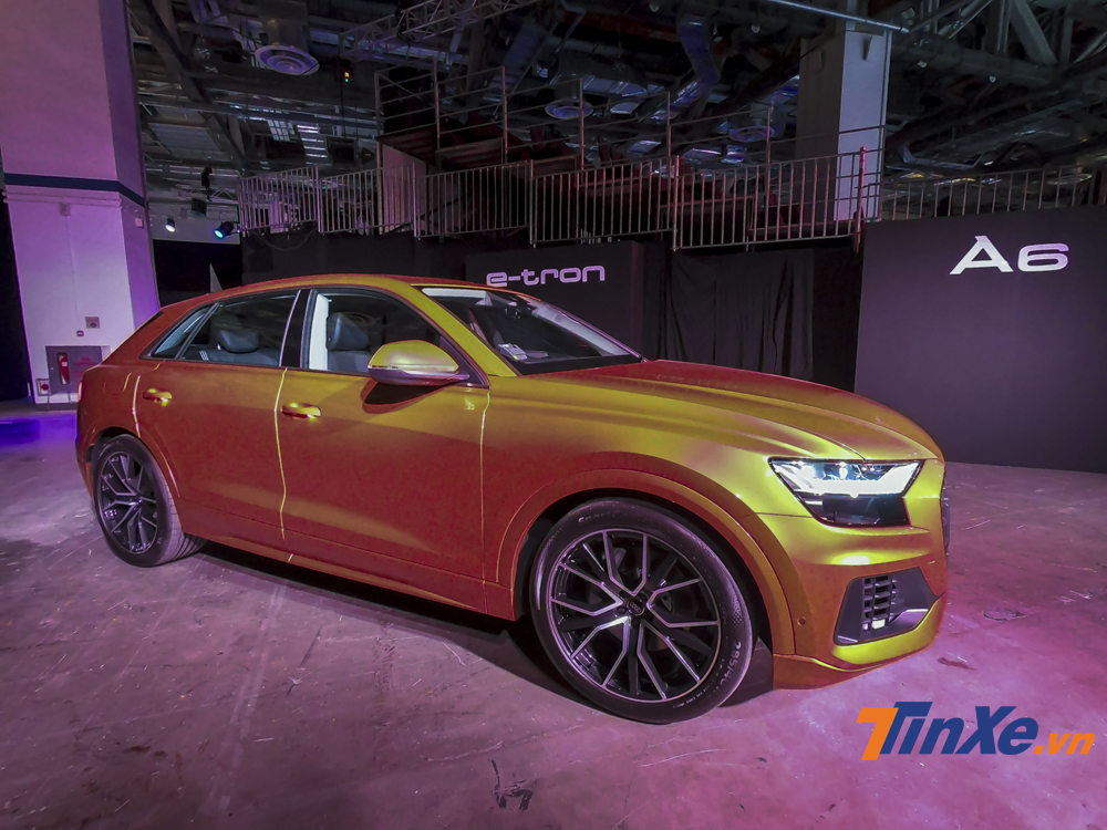 Audi Q8 sẽ sớm được ra mắt khách hàng Việt Nam tại Triển lãm Ô tô Việt Nam 2018 diễn ra từ ngày 24/10/2018 tại trung tâm triển lãm SECC, thành phố Hồ Chí Minh. Audi Q8 sẽ sớm được ra mắt khách hàng Việt Nam tại Triển lãm Ô tô Việt Nam 2018 diễn ra từ ngày 24/10/2018 tại trung tâm triển lãm SECC, thành phố Hồ Chí Minh.