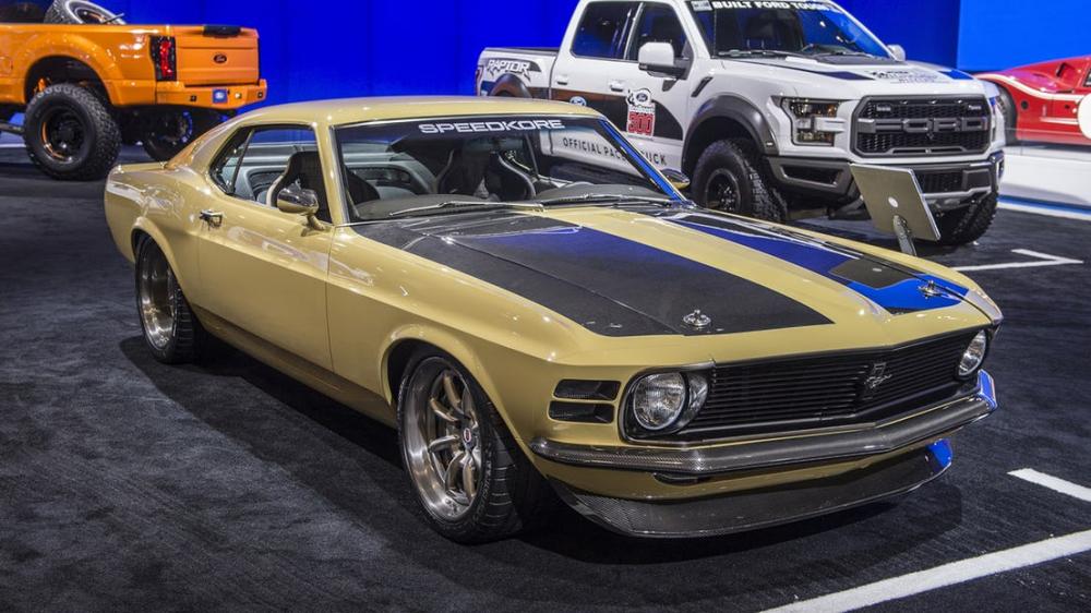 Robert Downey Jr. là tay chơi xe nổi nhất trong dàn diễn viên Avengers