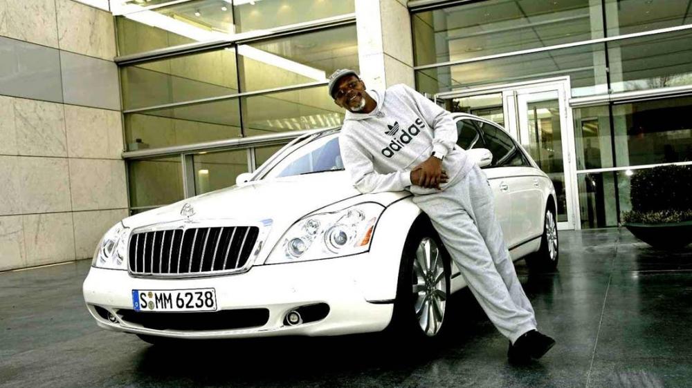 Samuel L. Jackson bên chiếc Maybach 57 S