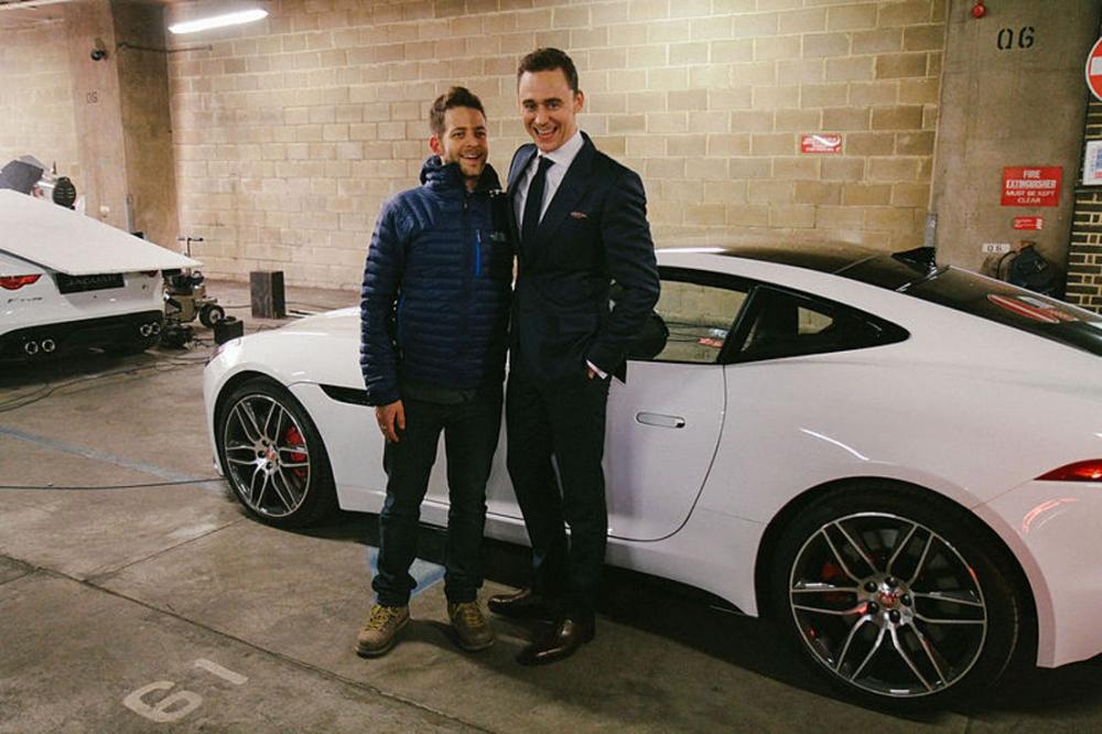 Tom Hiddleston và xe thể thao Jaguar F-Type