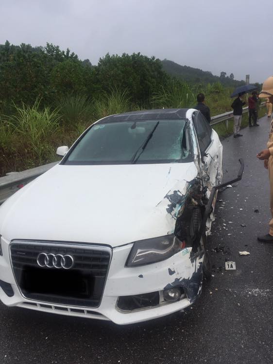 Chiếc Audi A4 gặp nạn trên cao tốc Nội Bài - Lào Cai