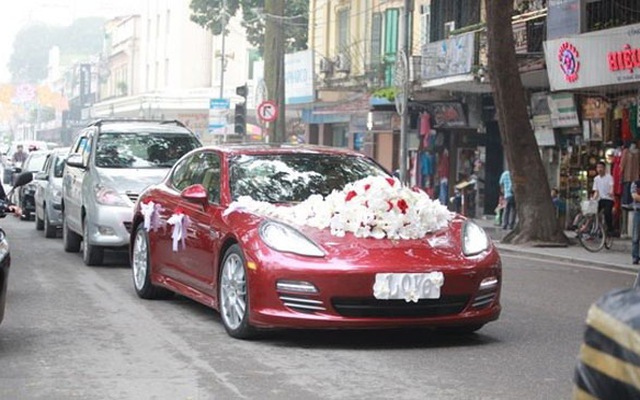 Porsche Panamera làm xe rước dâu trong đám cưới của Tuấn Hưng