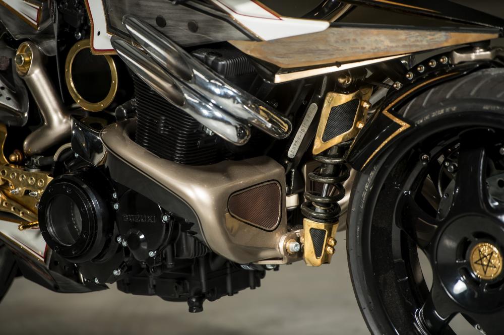 Động cơ xe lấy từ chiếc Suzuki GSX-R1100