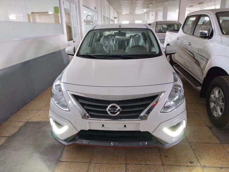 Phần đầu xe có phần trau chuốt hơn Phần đầu xe có phần trau chuốt hơn