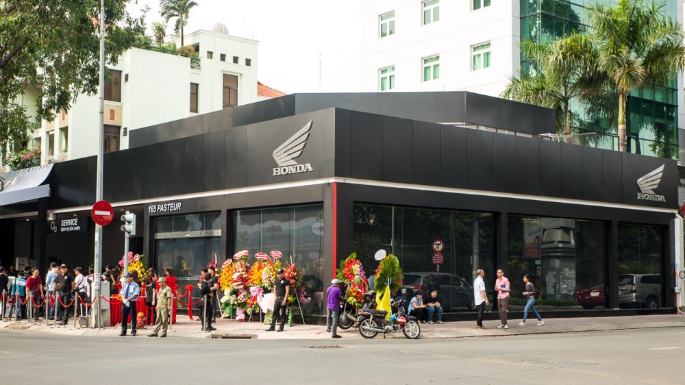 Showroom Mô tô phân khối lớn đầu tiên của Honda tại Việt Nam Showroom Mô tô phân khối lớn đầu tiên của Honda tại Việt Nam