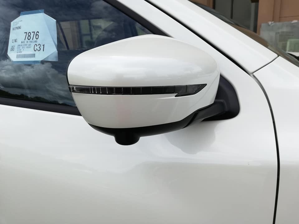 Gương chiếu hậu tích hợp đèn báo rẽ Gương chiếu hậu tích hợp đèn báo rẽ