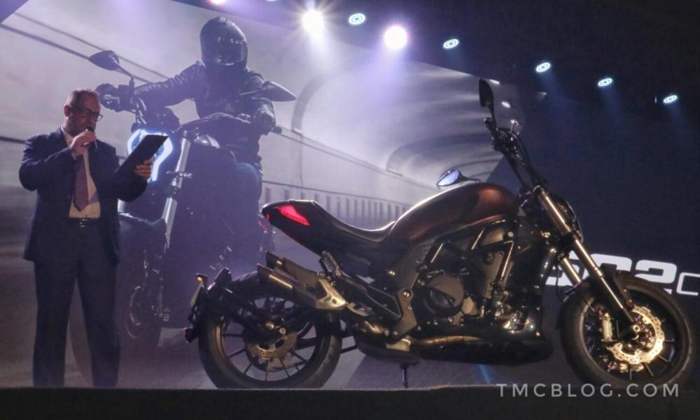 Benelli 502C được xem là mini Diavel