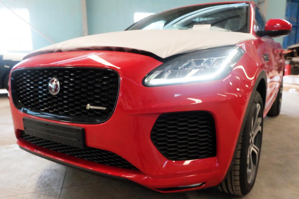Jaguar E-Pace lấy cảm hứng thiết kế từ người anh em F-Type Jaguar E-Pace lấy cảm hứng thiết kế từ người anh em F-Type
