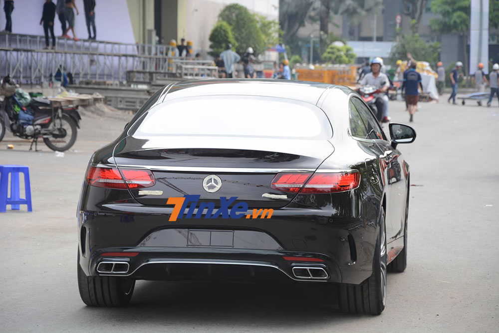 Cụm đèn hậu OLED của Mercedes-Benz S-Class Coupe 2018 Cụm đèn hậu OLED của Mercedes-Benz S-Class Coupe 2018