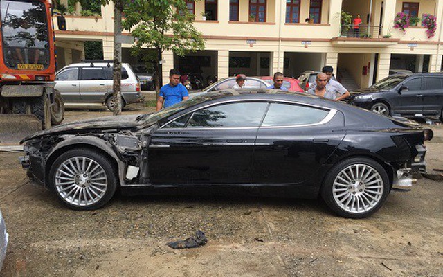 2 chiếc xe sang Aston Martin (trong ảnh) và Bentley có liên quan đến nhân viên Tổng lãnh sự quán Lào và Campuchia