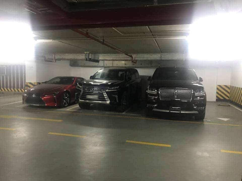 Lexus LC 500 2018 độc nhất Việt Nam lặng lẽ đỗ dưới hầm xe tại Hà Nội cùng cặp đôi SUV khủng