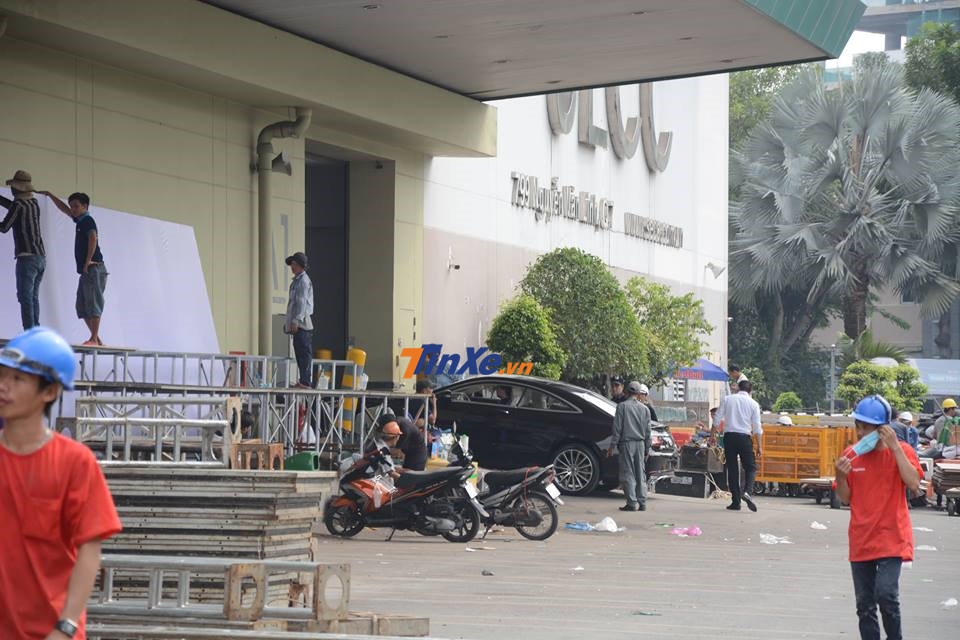 Chiếc Mercedes-Benz S450 Coupe 4Matic 2018 nhanh chóng được hỗ trợ để vào khuôn viên trưng bày tại triển lãm VMS 2018 Chiếc Mercedes-Benz S450 Coupe 4Matic 2018 nhanh chóng được hỗ trợ để vào khuôn viên trưng bày tại triển lãm VMS 2018