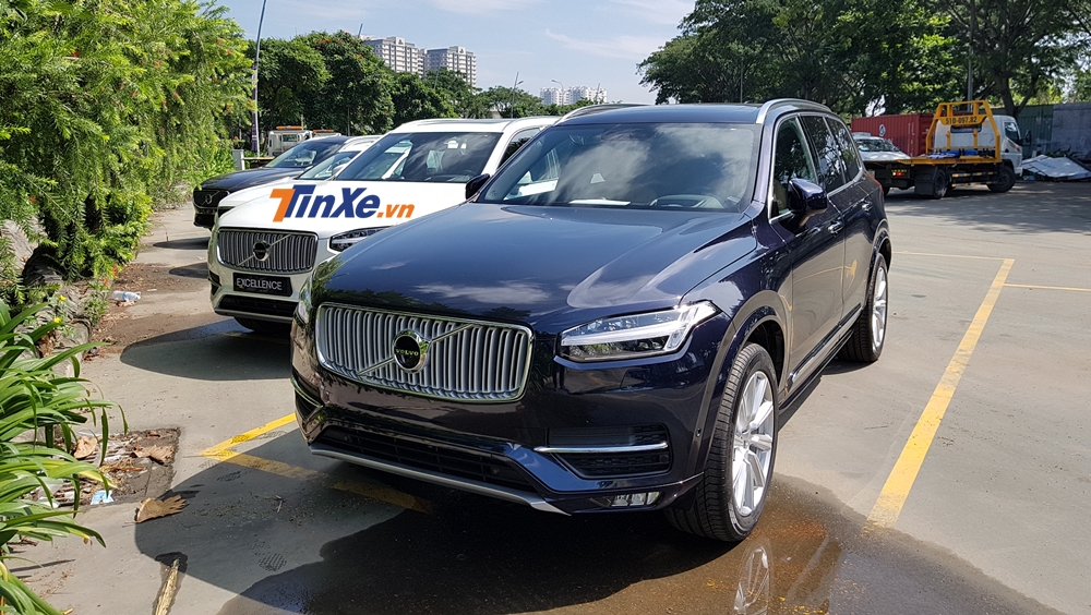 Cặp đôi Volvo XC90 xếp cạnh nhau