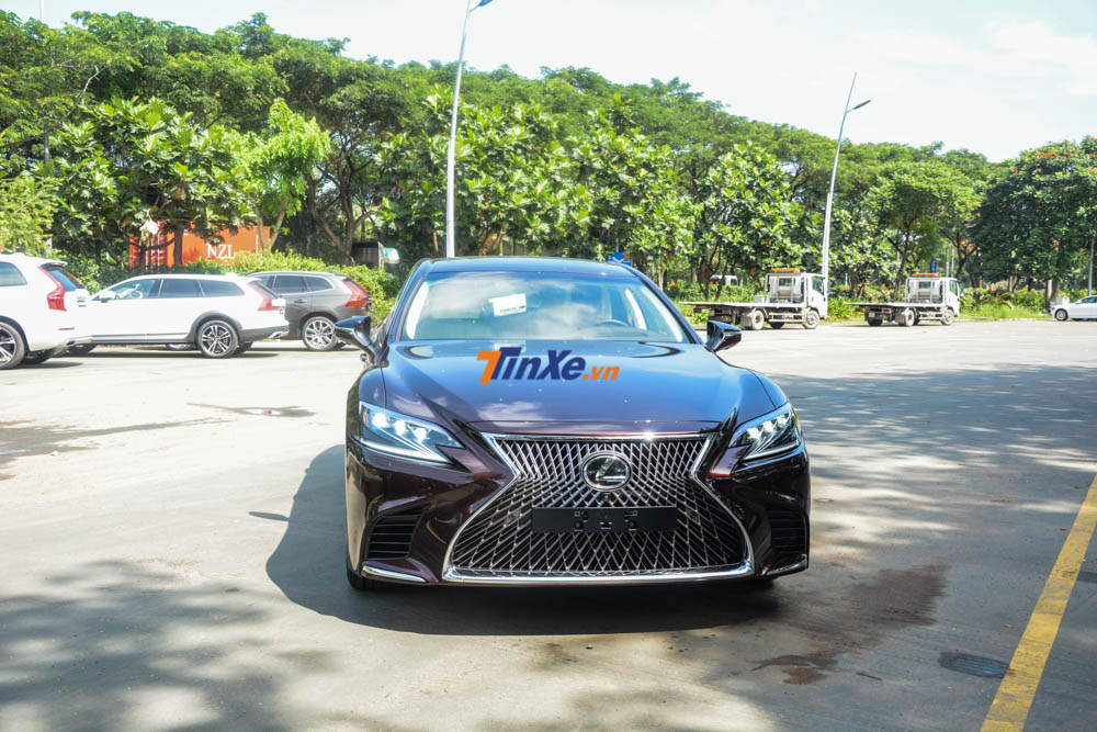 Sau phiên bản Lexus LS500h 2018 với giá bán 7,6 tỷ đồng, hãng xe sang đến từ Nhật Bản sẽ chào bán tiếp phiên bản sử dụng động cơ xăng, Lexus LS500 2018 Sau phiên bản Lexus LS500h 2018 với giá bán 7,6 tỷ đồng, hãng xe sang đến từ Nhật Bản sẽ chào bán tiếp phiên bản sử dụng động cơ xăng, Lexus LS500 2018