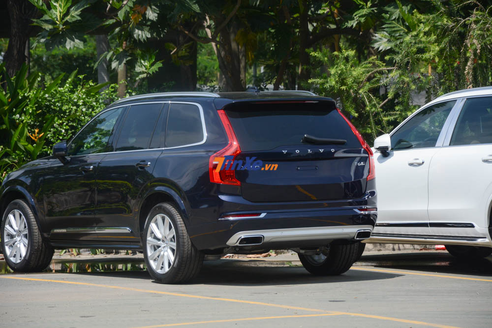 Volvo XC90 bản tiêu chuẩn