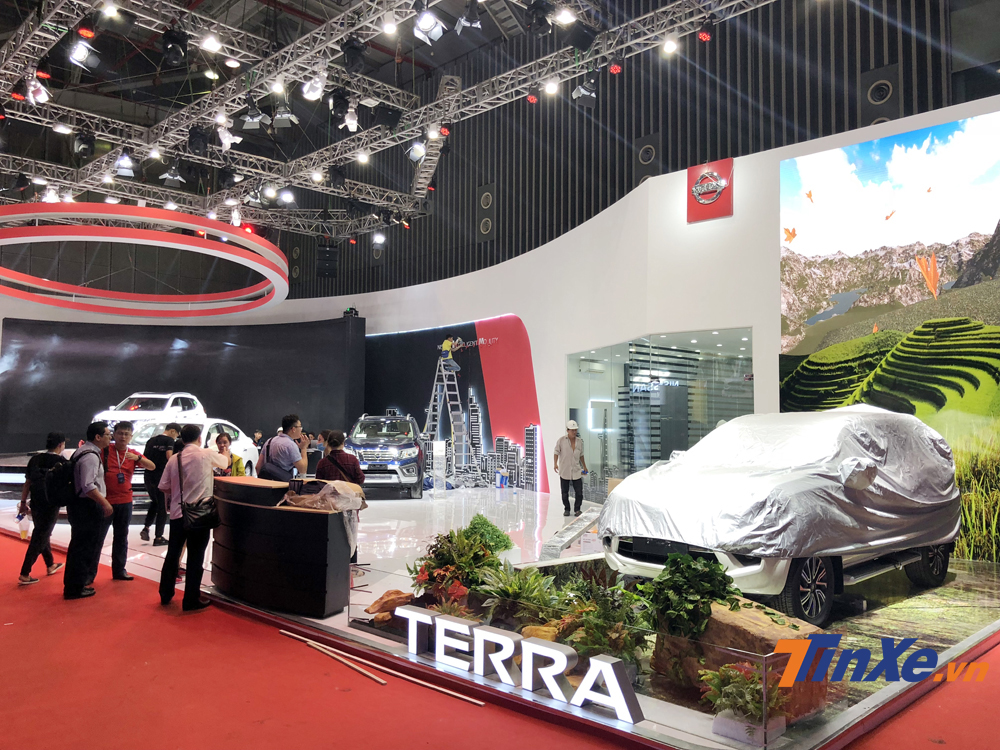 Gian hàng Nissan với mẫu SUV Nissan Terra sẽ lần đầu tiên được ra mắt và đối đầu với những cái tên như Ford Everest và Toyota Fortuner