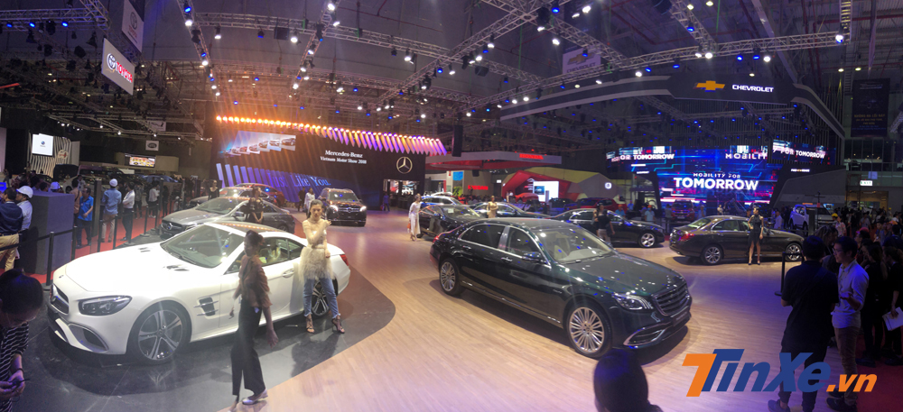 Mercedes-Benz với gian hàng tại ngay vị trí trung tâm với diện tích lớn nhất tại triển lãm VMS 2018.