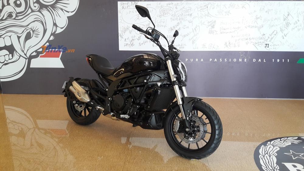 Benelli 502C ra mắt tại Bali