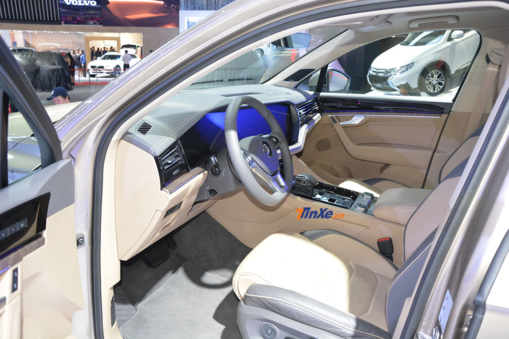 Volkswagen Touareg 2019 có màn hình HUD cỡ lớn