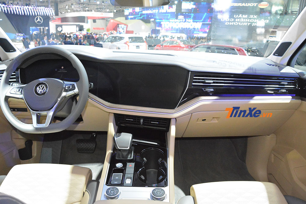 Nội thất bên trong Volkswagen Touareg 2019