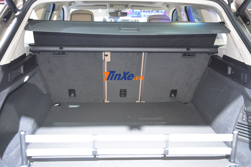 Khoang hành lý của Volkswagen Touareg 2019