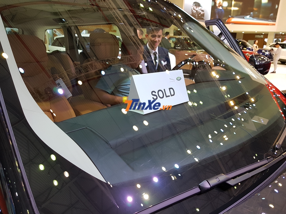 Mới được giới thiệu, Range Rover Autobiography LWB 2018 đã có khách hàng mua